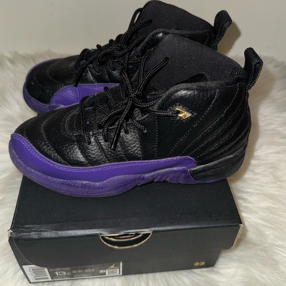 Kids Jordan Retro 12 - Picture 2 of 3